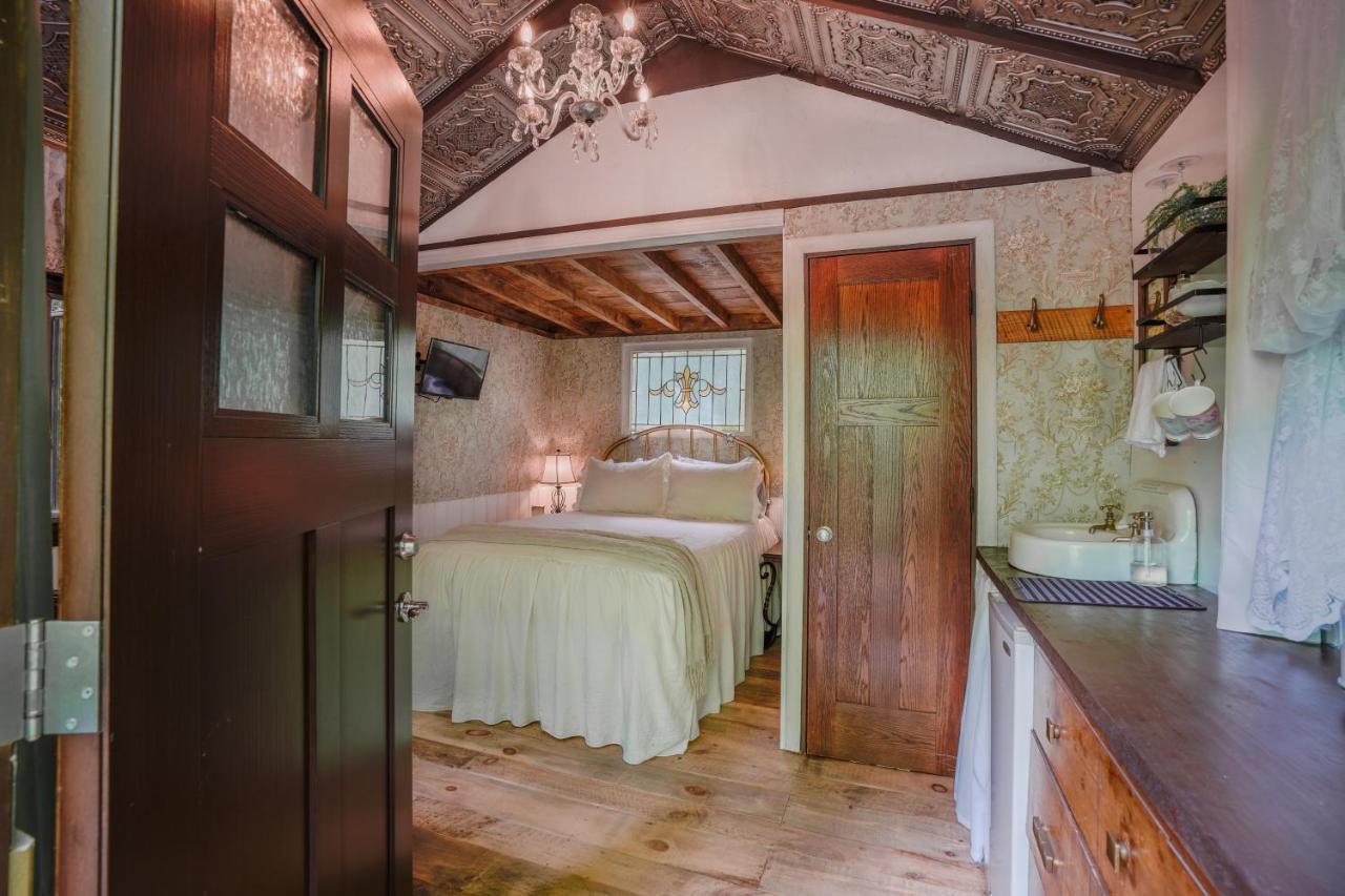 Vintage Wild West Tiny Hotel In The Woods! Pine City Exterior foto